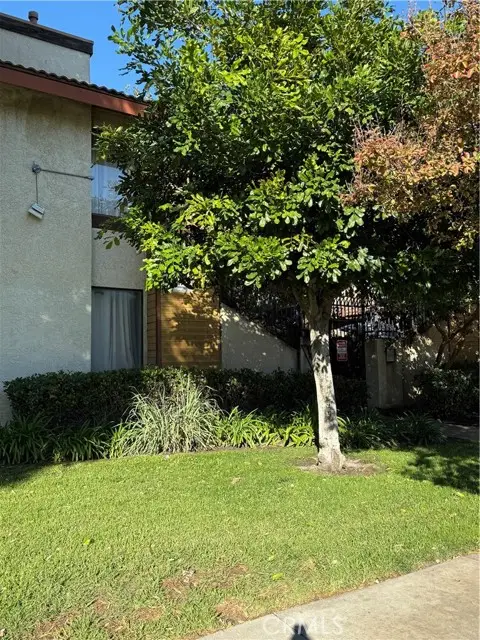 14527 Plummer #202, San Fernando Valley, CA 91402 - Image #1