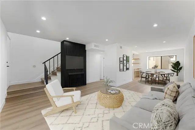 10219 Pinewood #2, Tujunga, CA 91042 - Image #2