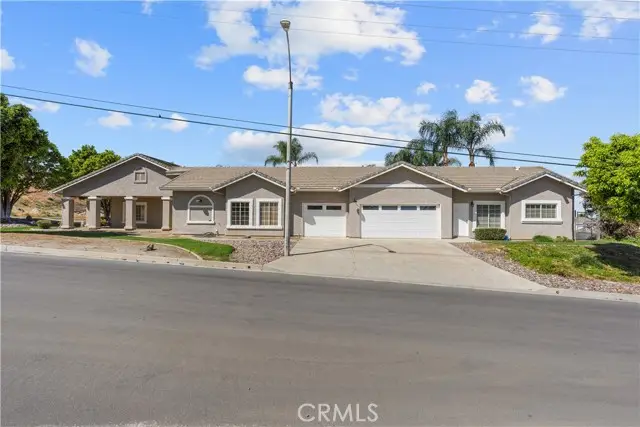 17492 Mariposa Avenue, Riverside, CA 92504 - #2