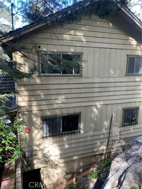 608 Arrowhead Villa Road, Lake Arrowhead, CA 92352