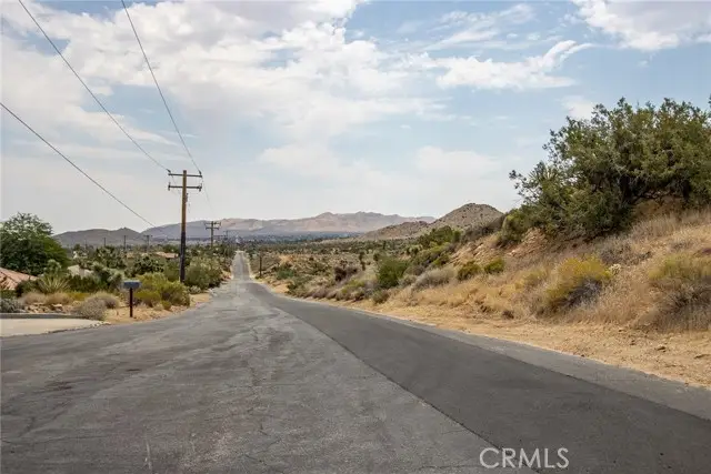 55700 Golden Bee Drive, Yucca Valley, CA 92284 - Image #2