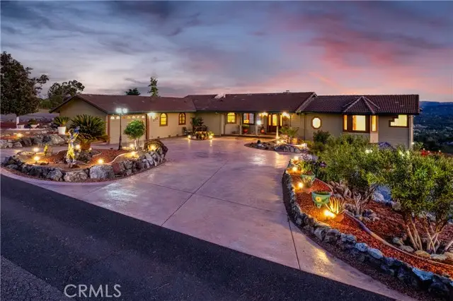 425 Lake Vista Dr, Lakeport, CA 95453 - Image #1