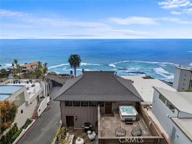 31678 Seacliff Drive, Laguna Beach, CA 92651 - Image #2