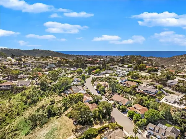 3030 Mountain View Dr, Laguna Beach, CA 92651