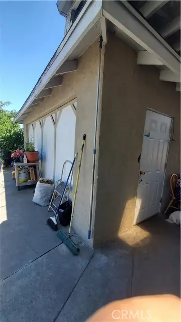 6300 Holmes Avenue, Los Angeles, CA 90001 - Image #3