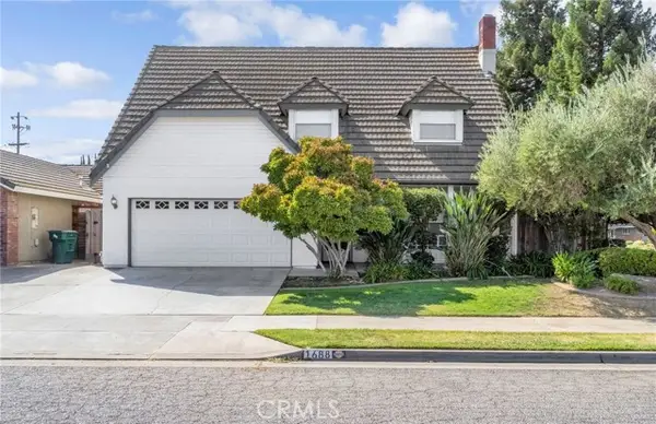 1688 University, Madera, CA 93637