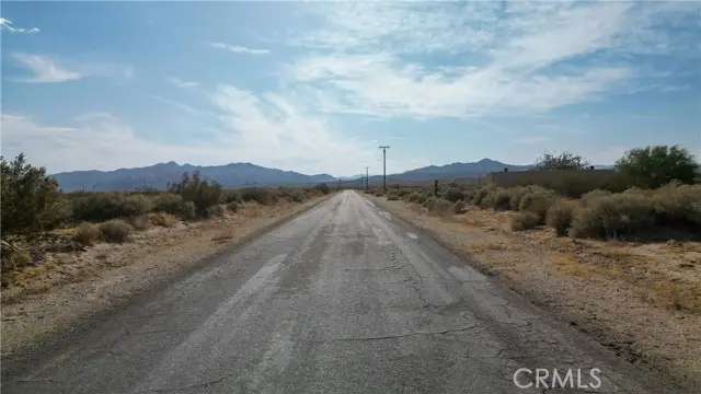 10313 E Lake Road, Cantil, CA 93519 - Image #2