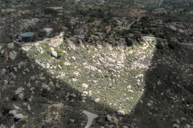 13 Sage Hill Way, Hidden Meadows, CA 92026 - #2