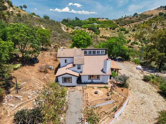 9202 Moon Ridge Road, Fallbrook, CA 92028 - Image #2