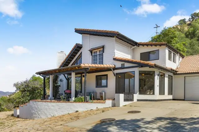 9202 Moon Ridge Road, Fallbrook, CA 92028 - Image #3