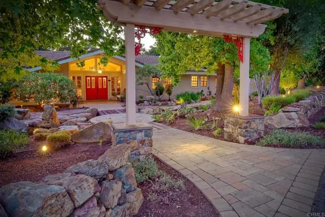 1285 Hidden Oaks Trl, Vista, CA 92084 - Image #2