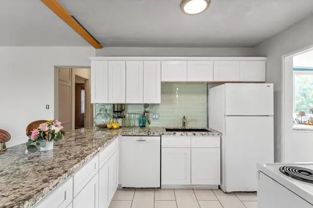 2163 Gracey Lane, Fallbrook, CA 92028 - Image #2