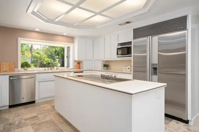 1130 Sugarbush Drive, Vista, CA 92084 - Image #2