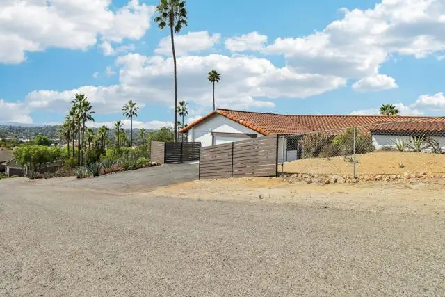2068 Camino Culebra, Vista, CA 92084 - Image #2
