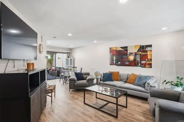 8435 Via Mallorca #92, La Jolla, CA 92037 - Image #2