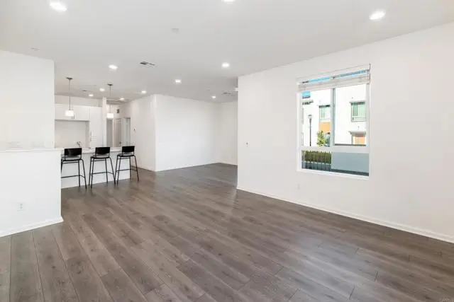 953 Radcliffe Trail, Vista, CA 92081 - Image #2