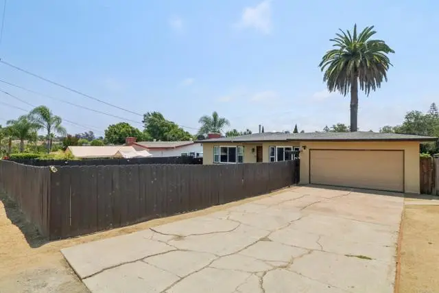 915 Crest View Dr, Vista, CA 92081 - Image #3