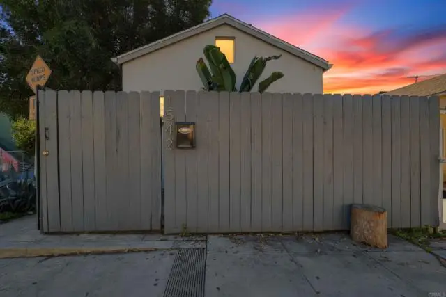 1542 W 17th Street, Los Angeles, CA 90006 - Image #1