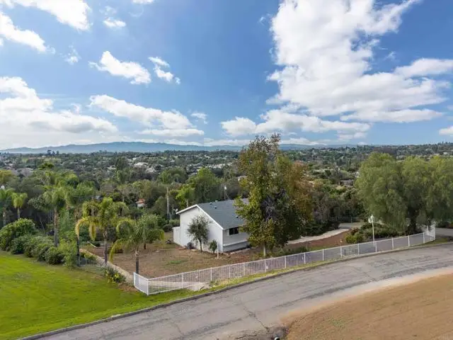 1815 Premier Street, Fallbrook, CA 92028 - #3