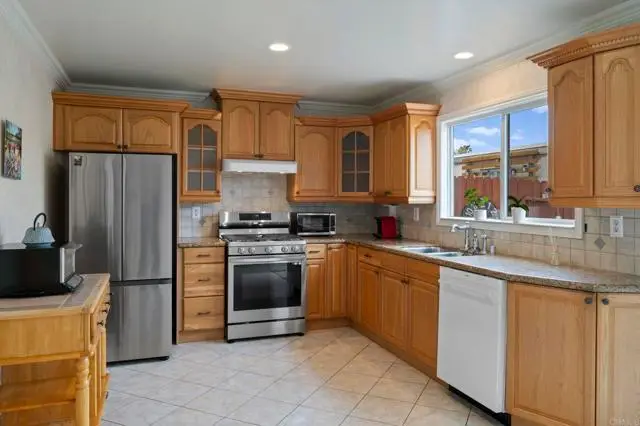 6521 Wystone Avenue #3, Reseda, CA 91335 - Image #3