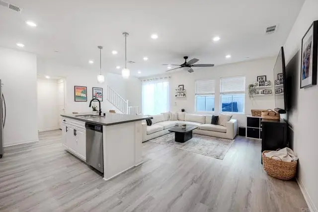 1374 Palo Verde Way, Vista, CA 92083 - #1