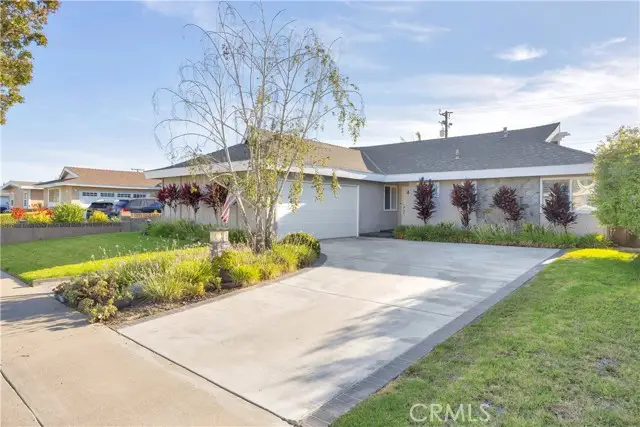 12111 Reagan Street, Los Alamitos, CA 90720 - Image #2