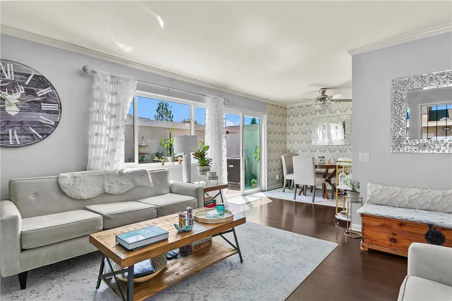 250 Carriage, Santa Ana, CA 92707 - Image #2