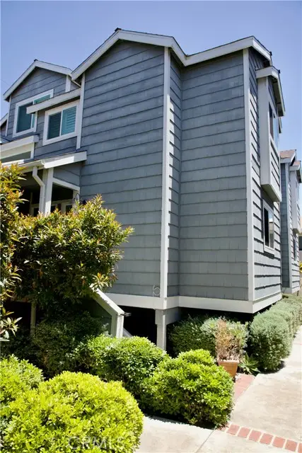 216 16th Place #H, Costa Mesa, CA 92627