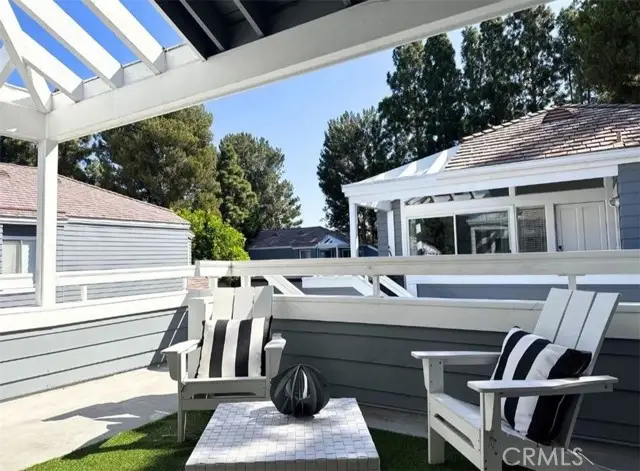 105 Hartford, Newport Beach, CA 92660 - Image #2