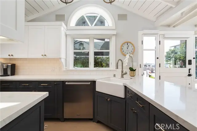 104 Onyx Avenue, Newport Beach, CA 92662 - Image #3