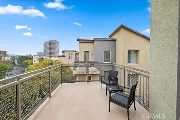 555 Rockefeller, Irvine, CA 92612