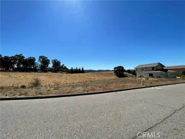 2140 Holly Drive, Paso Robles, CA 93446