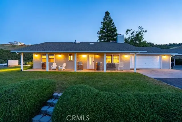 885 W 4th Street, Paso Robles, CA 93446 - Image #2