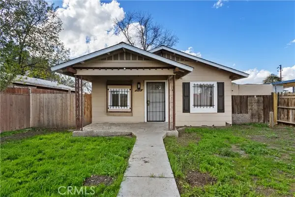 2521 P, Bakersfield, CA 93301
