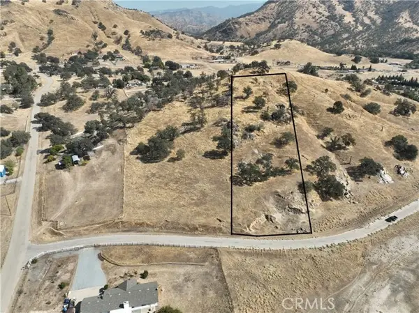 6698 Gaston Drive, Sanger, CA 93657