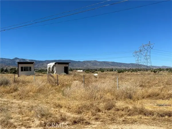 5755 Coyote Road, Phelan, CA 92371