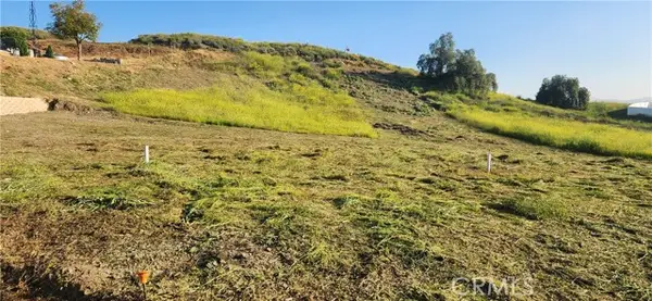 44 Mcburney, Lake Elsinore, CA 92530