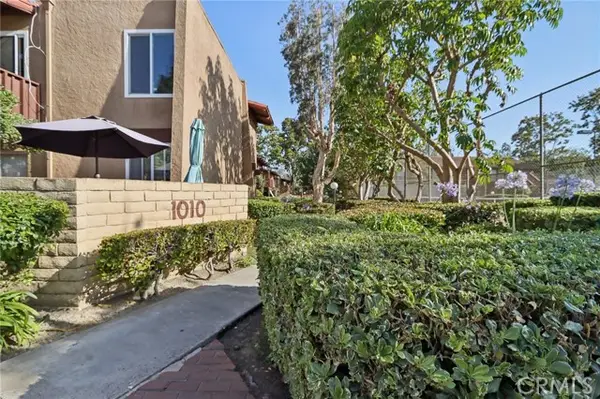 1010 W Macarthur Boulevard #24, Santa Ana, CA 92707