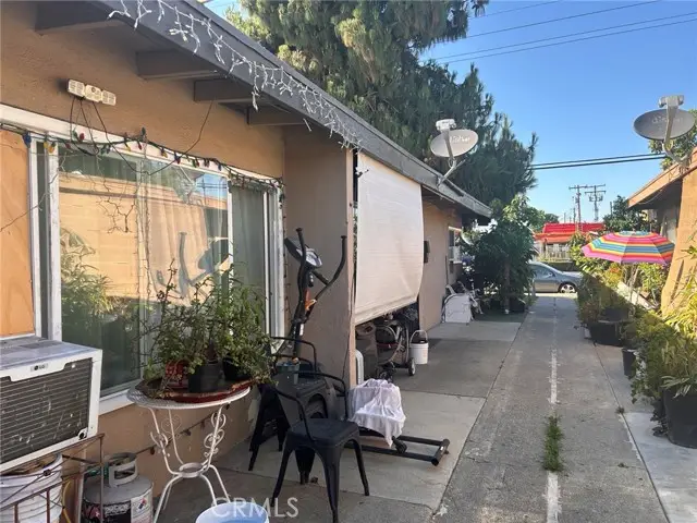 2718 W Mcfadden Avenue, Santa Ana, CA 92704 - Image #1