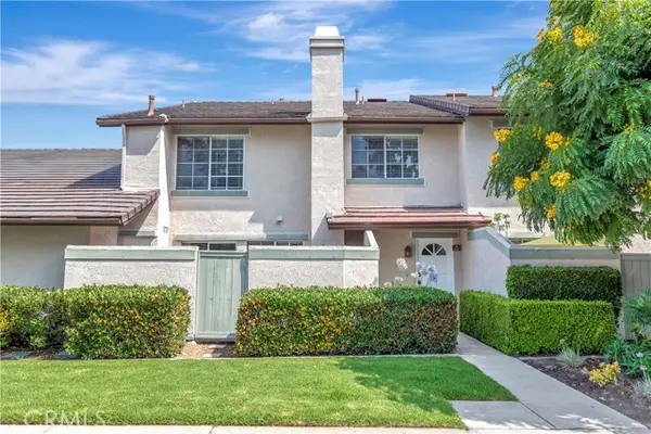 17 Oxford #28, Irvine, CA 92612