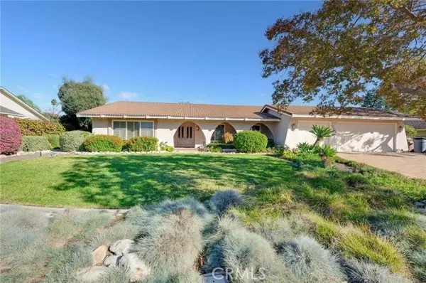 545 Redlands Avenue, Claremont, CA 91711