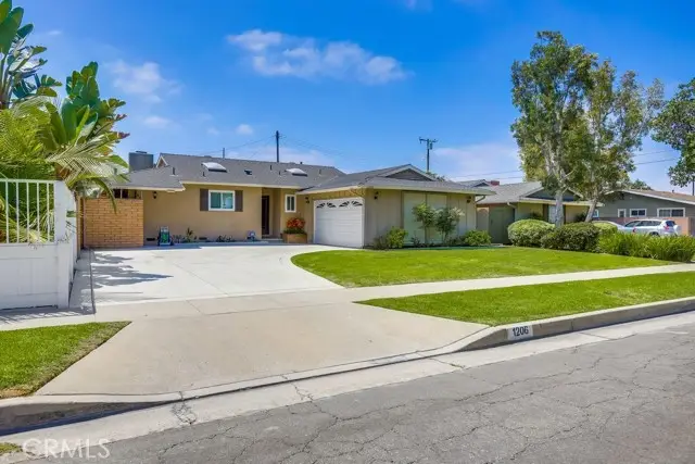 1206 W Porter Avenue, Fullerton, CA 92833 - Image #2