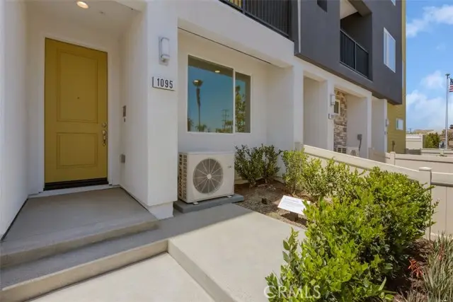 1095 N Harbor Boulevard, Anaheim, CA 92801 - Image #3