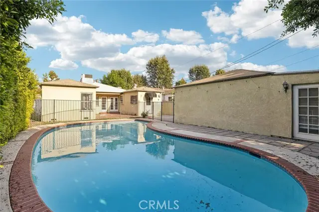 527 S Orchard Drive, Burbank, CA 91506 - Image #3