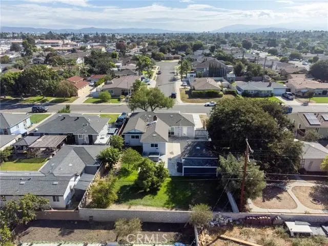 849 N Lenz Dr, Anaheim, CA 92805 - Image #2