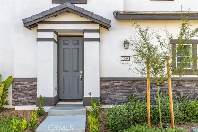 2498 Gunner Ridge Way, Rialto, CA 92377 - Image #3