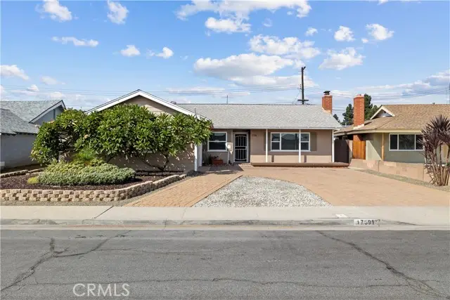 17391 Meer Circle, Huntington Beach, CA 92647 - Image #3