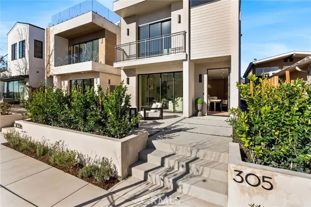 305 Fernleaf, Corona Del Mar, CA 92625 - Image #2