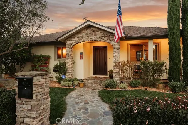 1826 Mcnab, Long Beach, CA 90815 - Image #2