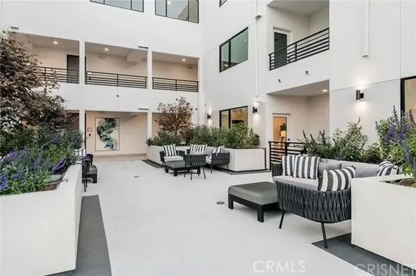 5110 Whitsett Avenue #105, Valley Village, CA 91607